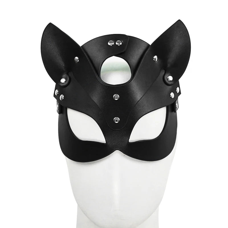 This role play headwear is made of faux leather, adding a touch of realism to any costume. Perfect for role play or themed events, this accessory will enhance your look and bring your character to life. Made with quality materials, it is durable and comfortable to wear.